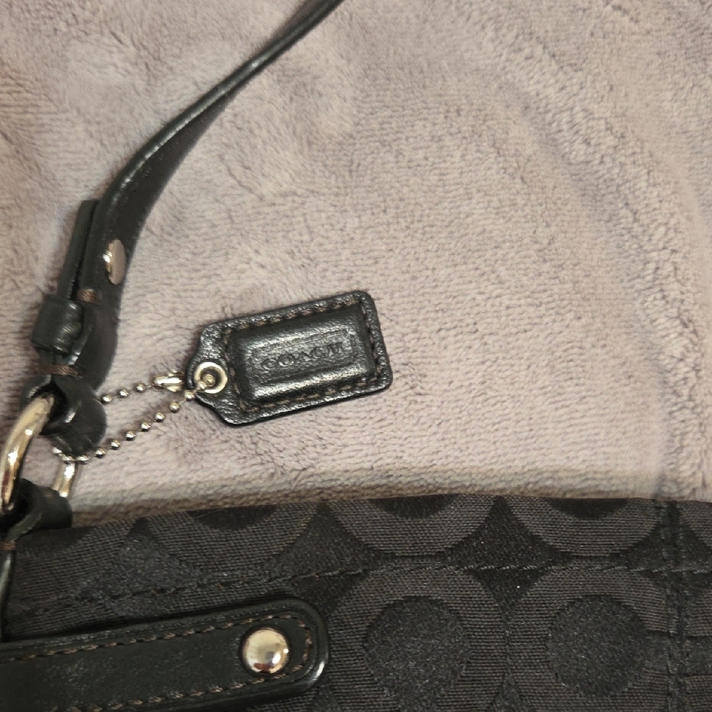 Y2K Style! Coach Black Shoulder Bag Small - Picture 3 of 8